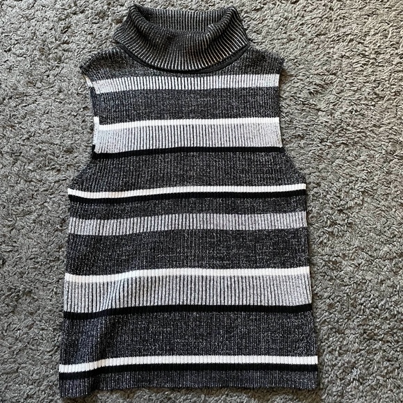 Kendall & Kylie turtle neck knitted tank top - Picture 2 of 4